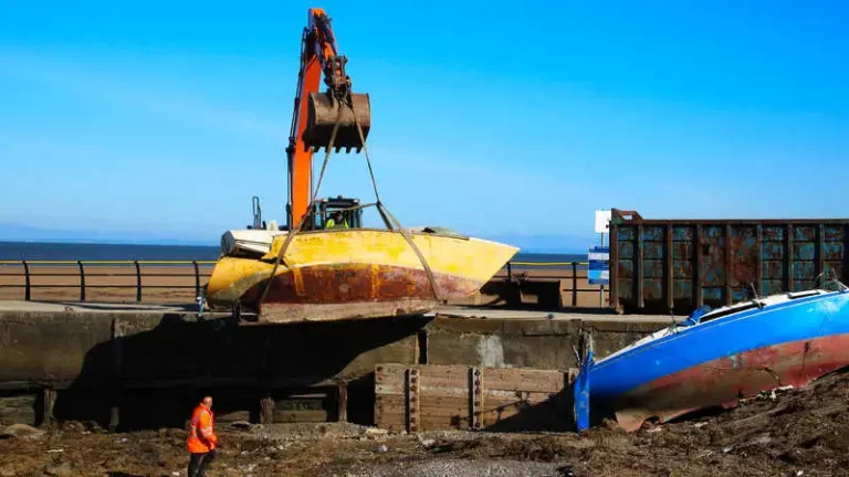 Can an Excavator Be Used as a Crane? Versatility and Limitations of Heavy Machinery