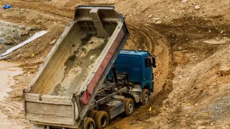 How to Keep Dirt from Sticking in Dump Truck